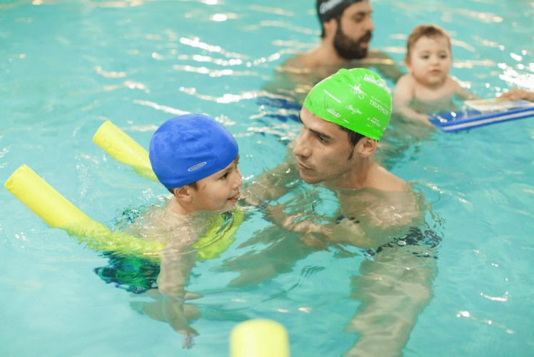 Bebés al agua