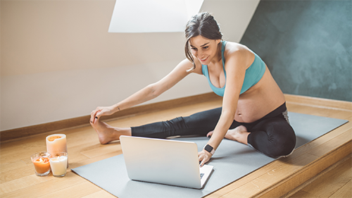 Para prevenir la ciática en el embarazo., practicar ejercicio físico es fundamental. 