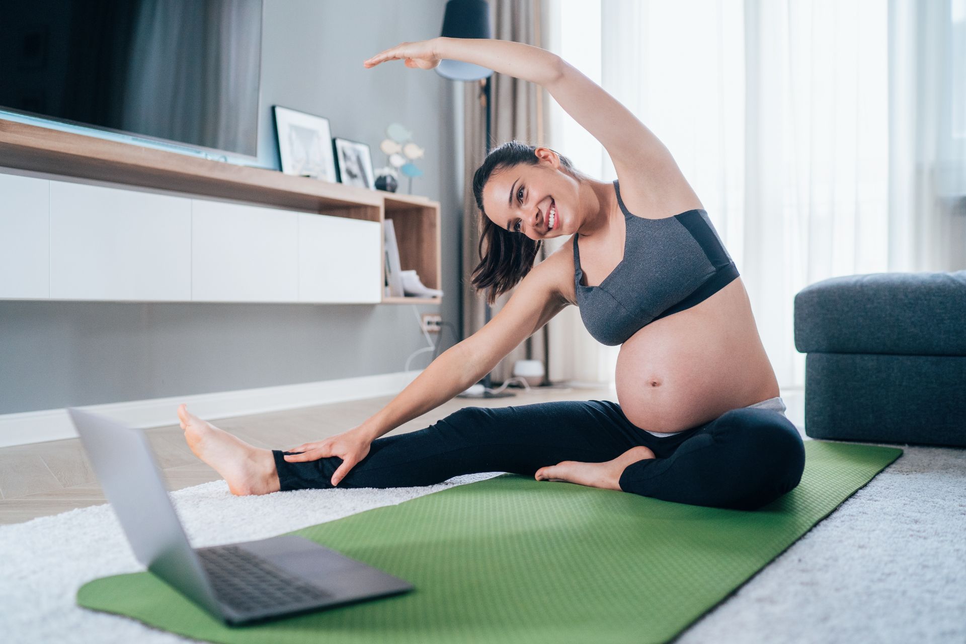 embarazada-ejercicios-esterilla