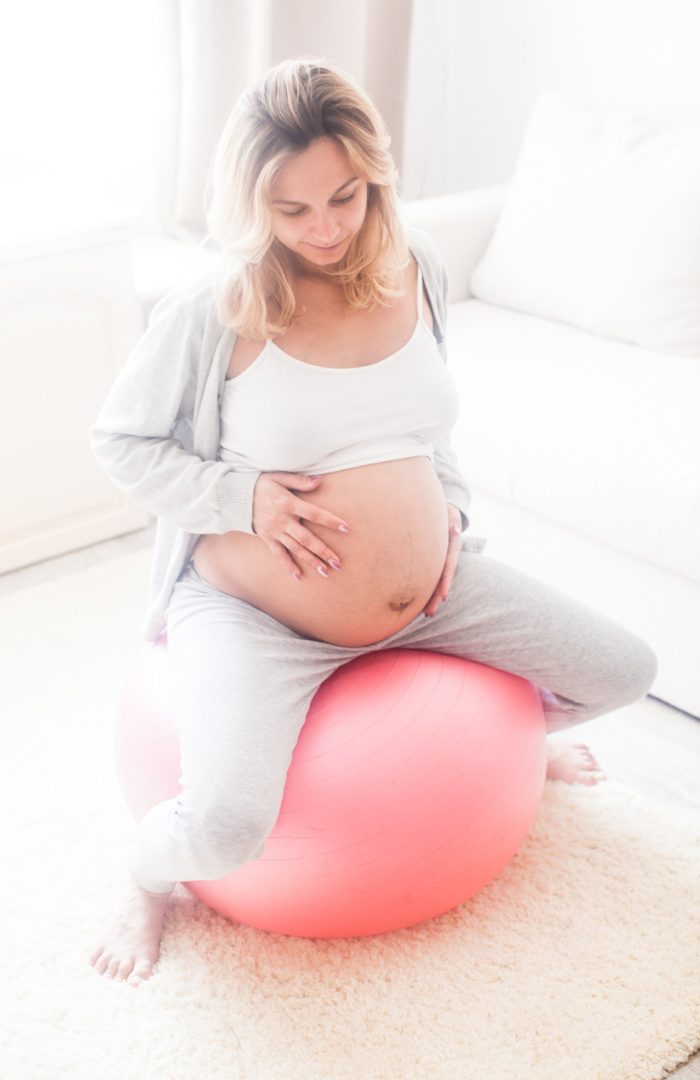 Los ejercicios de preparación al parto con pelota de pilates