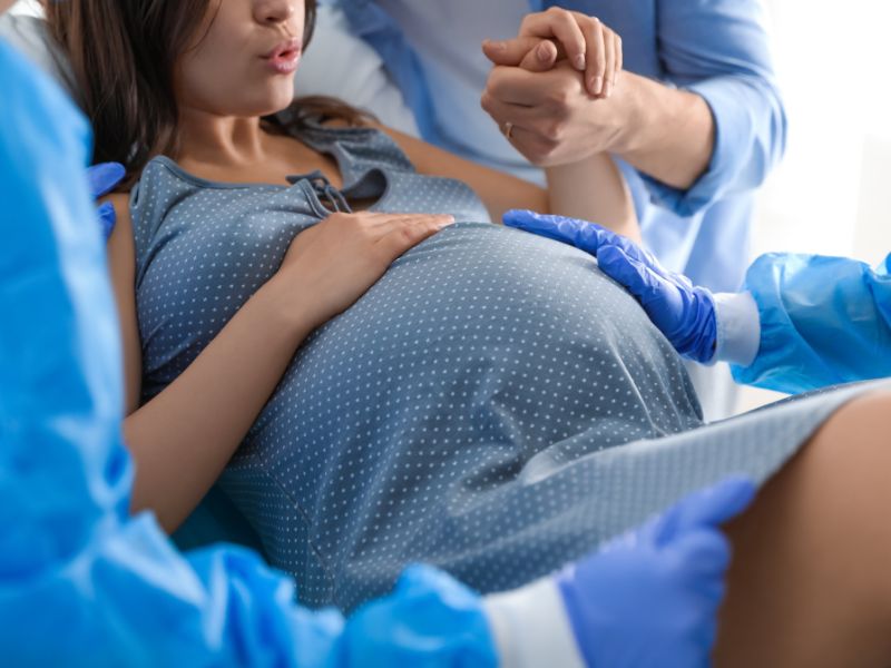 5 técnicas de respiración para el parto