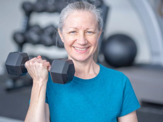 ejercicio de fuerza en la menopausia